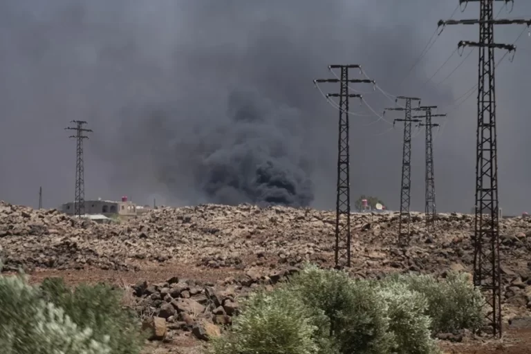 Vuelven a estallar intensos choques entre grupos beduinos y drusos en el sur de Siria