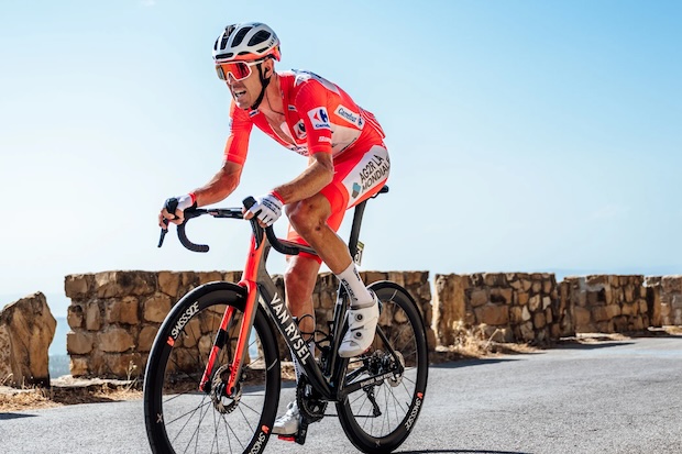 El australiano Ben O’Connor ganó en solitario la etapa de este jueves en el Tour de Francia