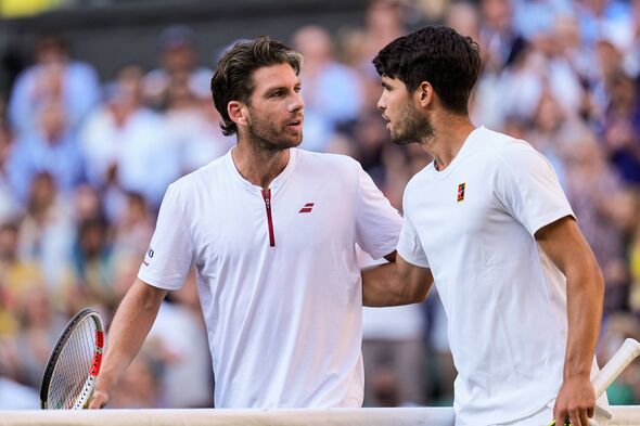 El español Carlos Alcaraz avanzó a las semifinales de Wimbledon tras derrotar a Cameron Norris