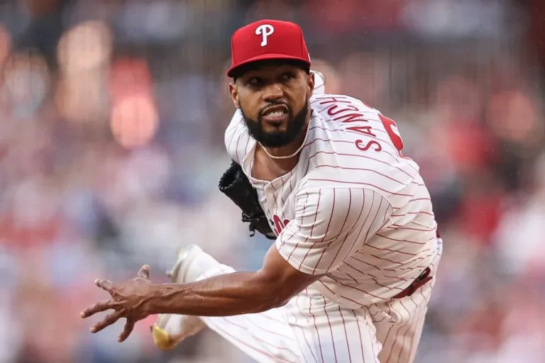 El dominicano Cristopher Sánchez lanzó juego completo en la victoria de los Phillies ante Boston.