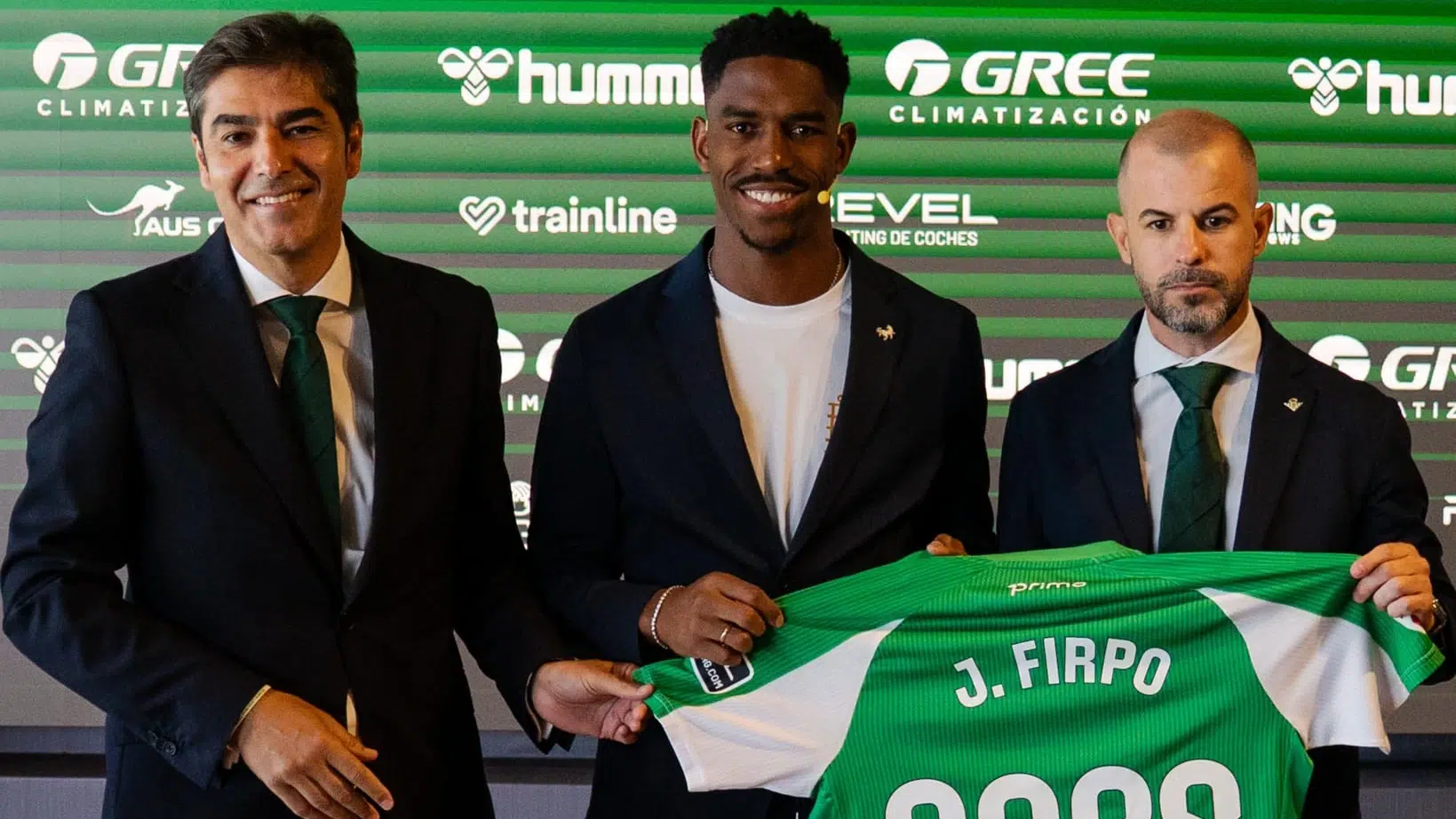 El dominicano Junior Firpo fue presentado oficialmente por el club español Real Betis