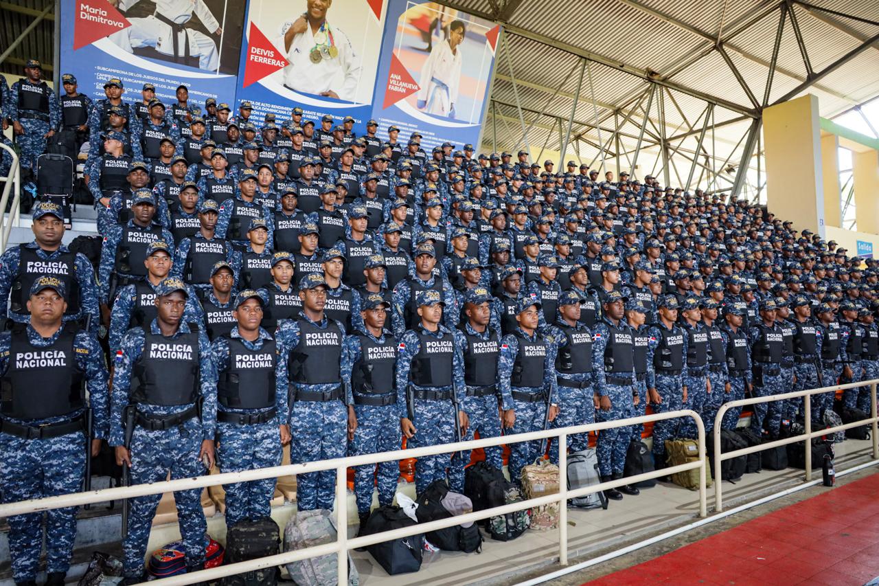 2,436 jóvenes inician su pasantía en la Policía Nacional