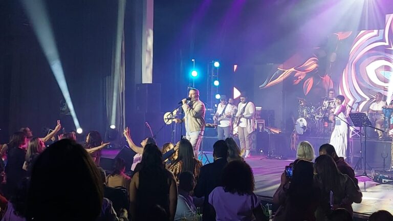 Pavel Núñez celebra 20 años de “ATLANTIS” con una histórica noche de emociones en el Teatro La Fiesta