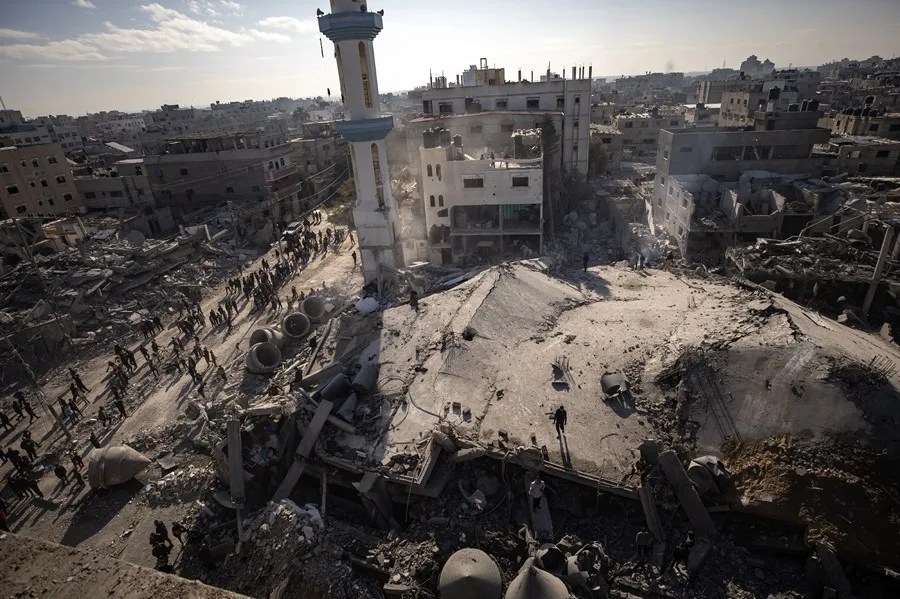 El plan de desplazamiento al sur de Gaza creará «campos de concentración masivos», dice la UNRWA
