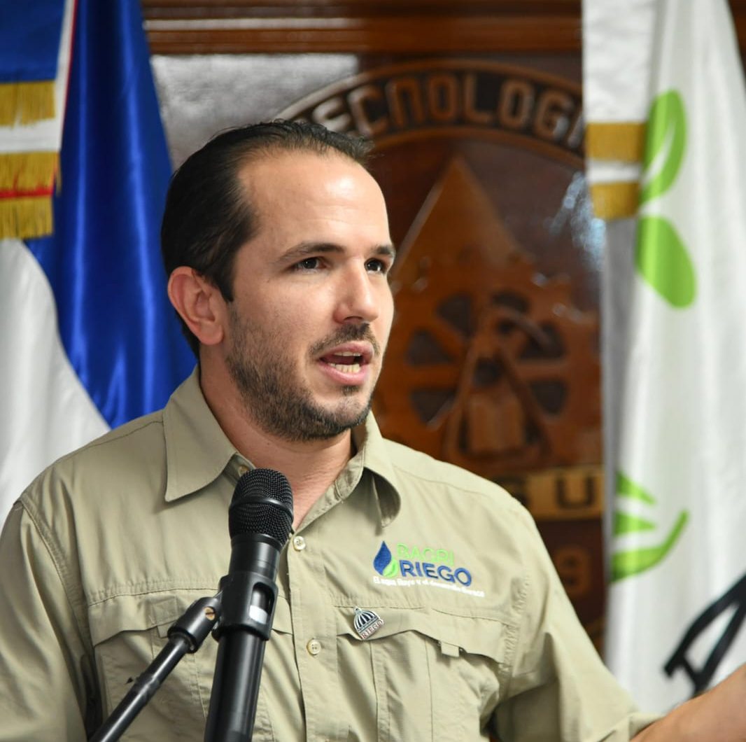 ¡Inversión en riego en Azua!