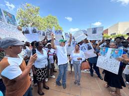 Agricultores de Samaná exigen justicia en la capital por despojo de tierras