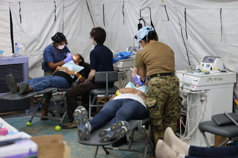 El buque hospital USNS Comfort de EEUU brinda asistencia médica gratuita en Puerto Plata