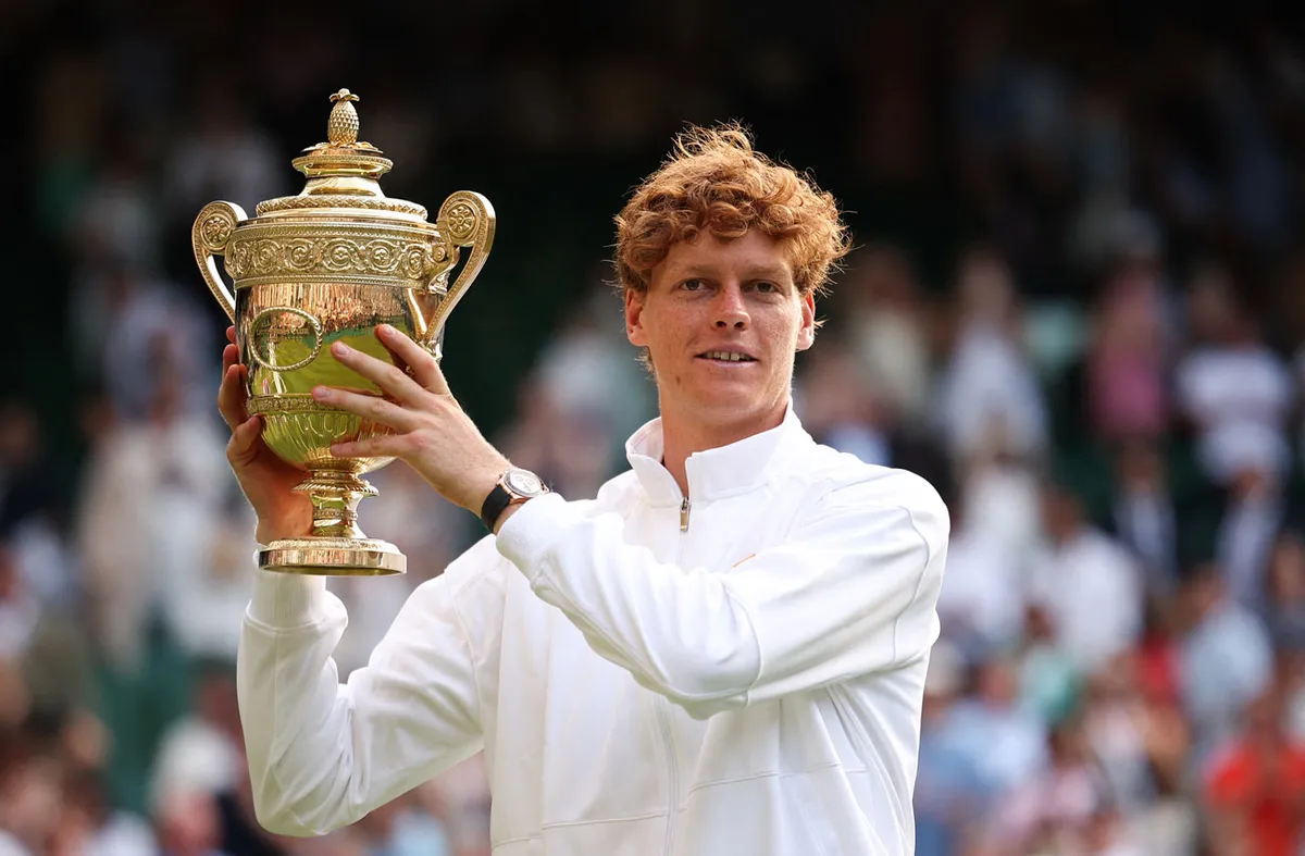 Jannik Sinner derrotó al español Carlos Alcaraz y ganó su primer título del torneo de Wimbledon