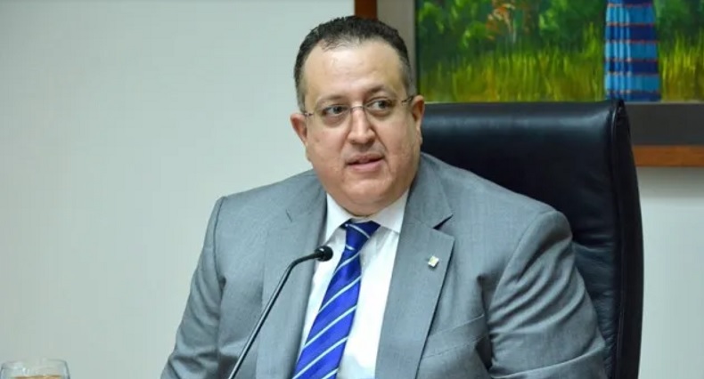 Abinader defiende designación de Magín Díaz en Hacienda: “No tiene que ser del PRM para ser capaz”