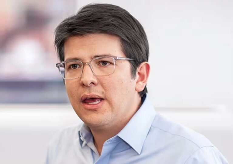 Adolescente implicado en atentado contra Miguel Uribe se fuga tras entregarse