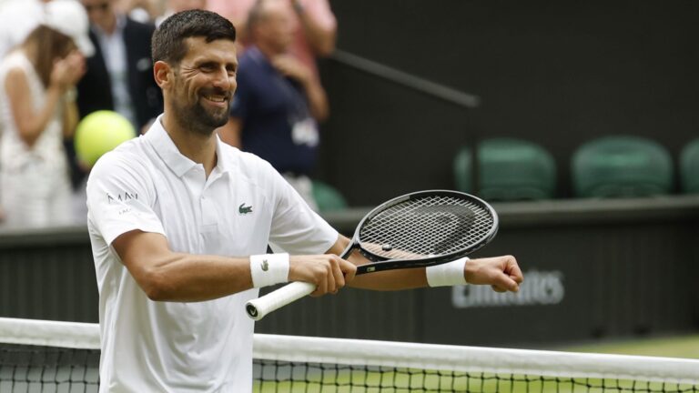El serbio Novak Djokovic alcanzó las semifinales de Wimbledon por ocasión 14 en su carrera