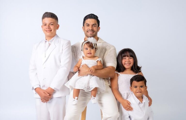Jerry Rivera enternece las redes al posar con sus nietos: “Parecen más sus hijos”