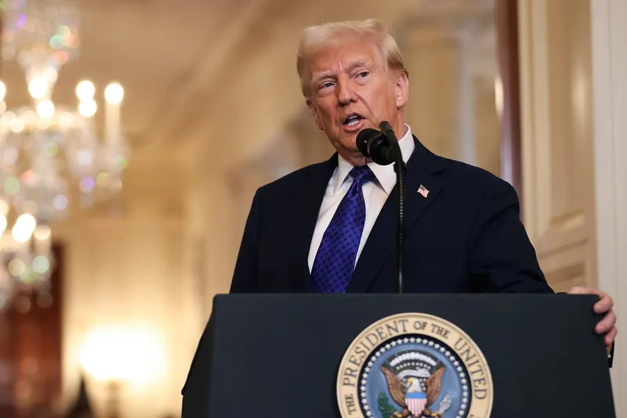 Trump niega carta a Epstein como «falsa» y amenaza con demanda