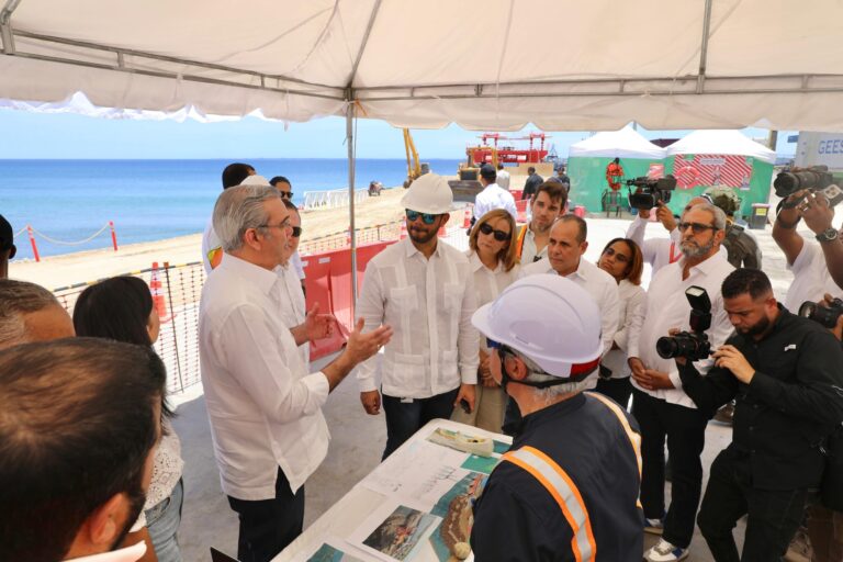 Inauguran línea de transmisión en Montecristi y Manzanillo