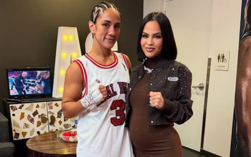 Natti Natasha anima la entrada de Amanda Serrano en su histórico combate de boxeo contra Katie Taylor