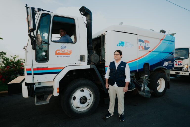 RD Vial inicia programa “Carreteras Limpias” para limpiar autopistas del país