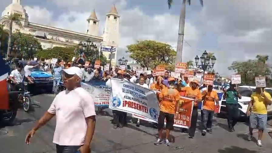 Comunidades marchan contra fideicomiso del Teleférico de Puerto Plata