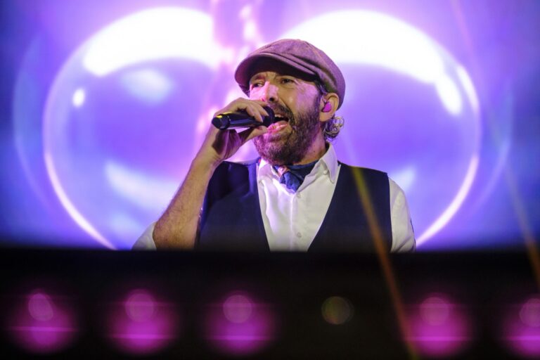 Juan Luis Guerra sube la bilirrubina al público de Gran Canaria