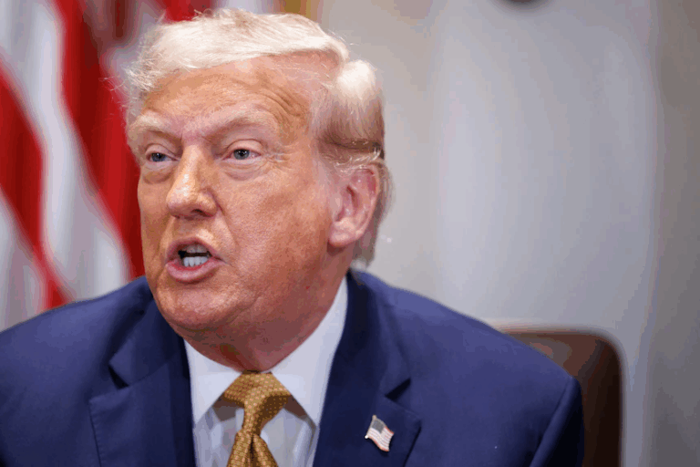 El Gobierno de Trump cita a médicos que participaron en procedimientos para menores trans