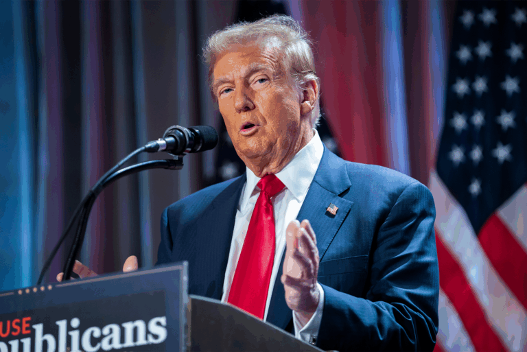 Diagnostican a Trump con insuficiencia venosa crónica tras hinchazón en las piernas