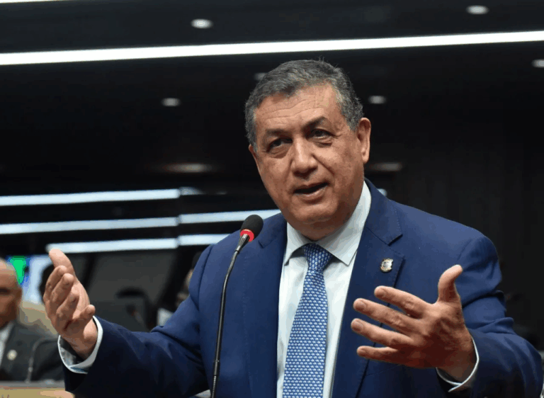 Legisladores rechazan presión empresarial para modificar la cesantía