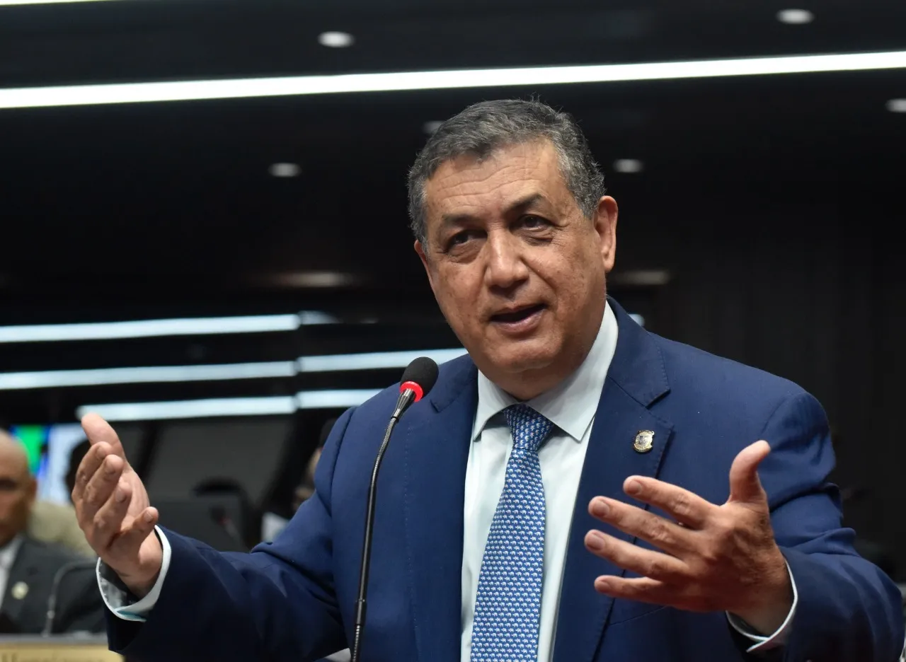 Legisladores rechazan presión empresarial para modificar la cesantía