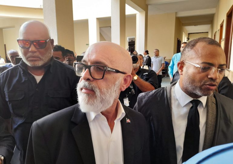 Juez ordena arresto inmediato de Ángel Martínez por desacato