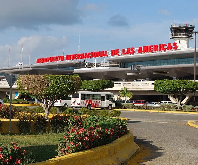 Alerta de bomba moviliza protocolo de emergencia en el AILA ante llegada de vuelo desde Madrid