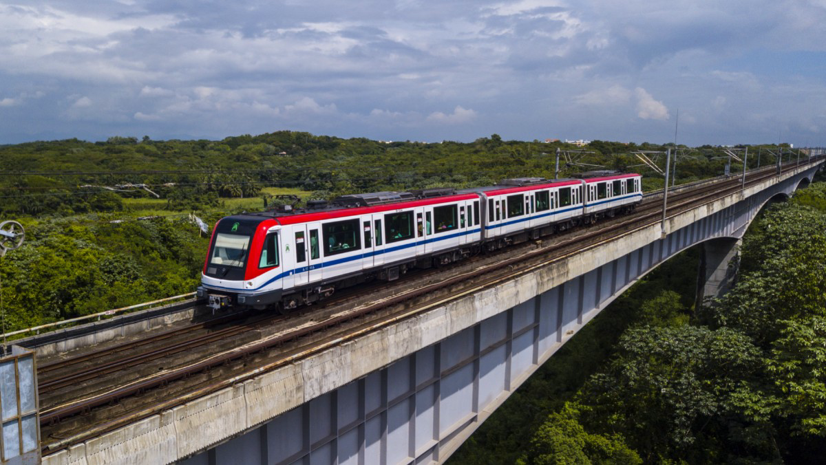 Retiran tren de la Línea 1 del Metro por daño en cristal lateral