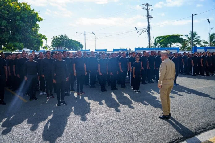 Migración incorpora 400 agentes de reacción rápida para reforzar control en 19 provincias
