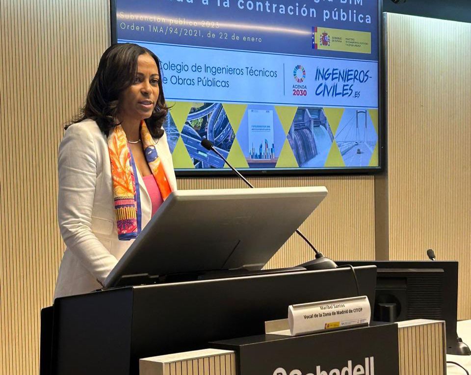 Maribel Santos, primera mujer vicedecana del Colegio de Ingenieros Civiles en España