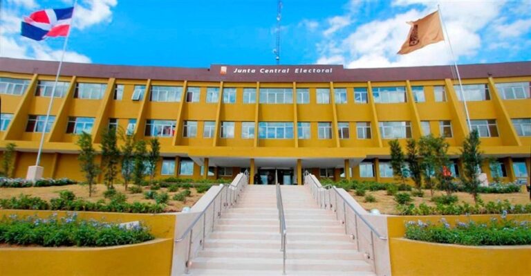 JCE adjudica al consorcio EMDOC contrato por más de RD$3,361 millones para renovar la cédula de identidad