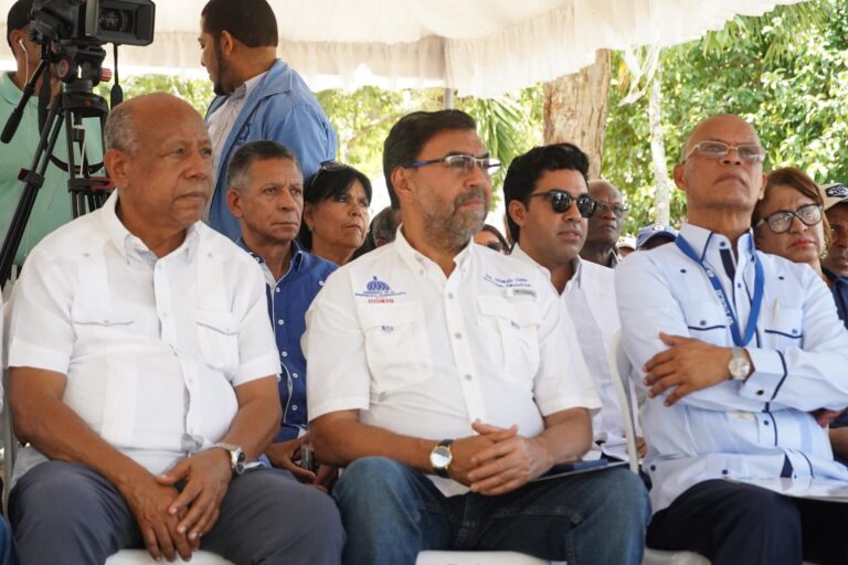 INDRHI e IAD inician rehabilitación del sistema de riego de Mijo y construcción del local de Junta de Regantes La Esperanza