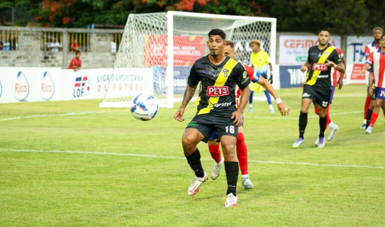 Los Delfines FC derrotaron al equipo de Moca FC en la continuación de la Liga Dominicana de Fútbol