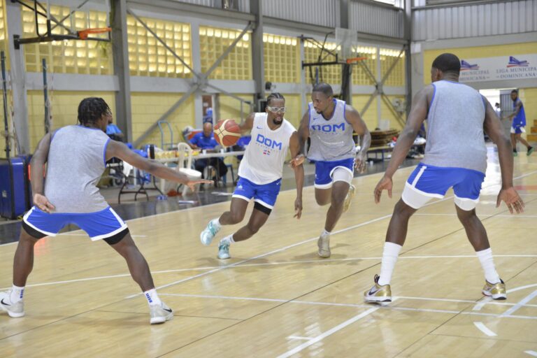 Jugadores de la selección dominicana de baloncesto dicen estar enfocados en la preparación para el campeonato AmeriCup 2025