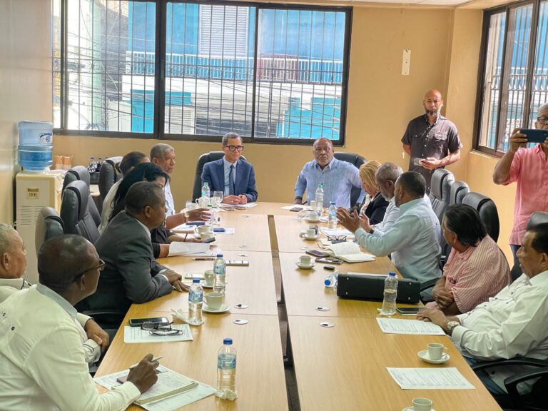 Visita del Ministro Olivares fortalece el sindicalismo en RD