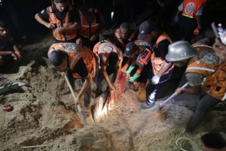 Israel mata a 40 palestinos en sus ataques contra Gaza desde anoche