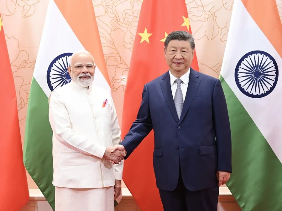 Xi Jinping dice a Modi que China y la India han de ser «amigos y buenos vecinos»
