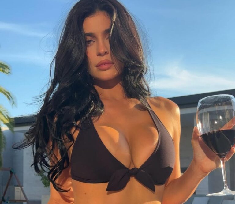 Kylie Jenner celebra su cumpleaños 28