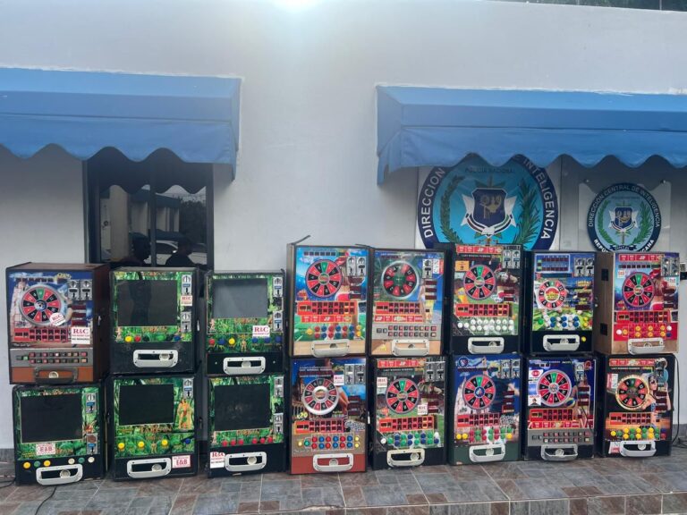 Policía Nacional desmantela juego clandestino en San Cristóbal