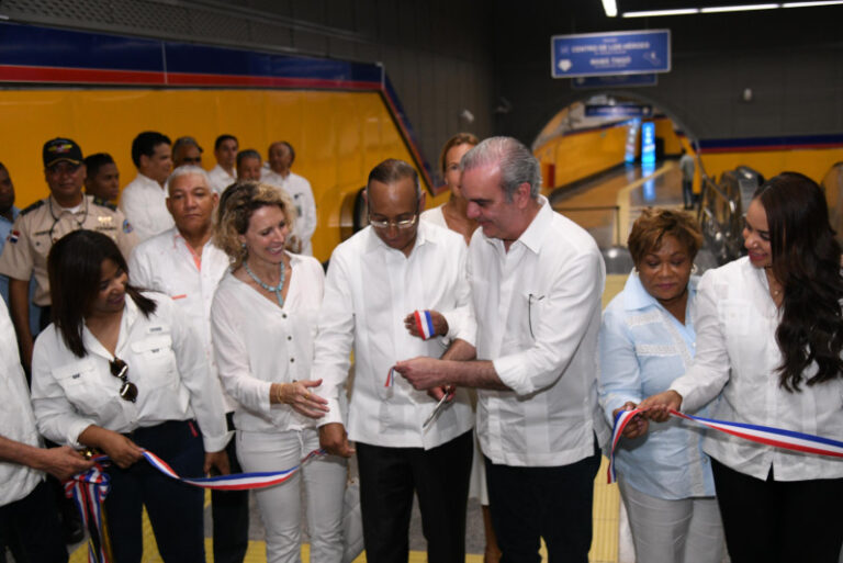 Presidente Abinader inaugura ampliación trenes de línea 1 del metro de Santo Domingo