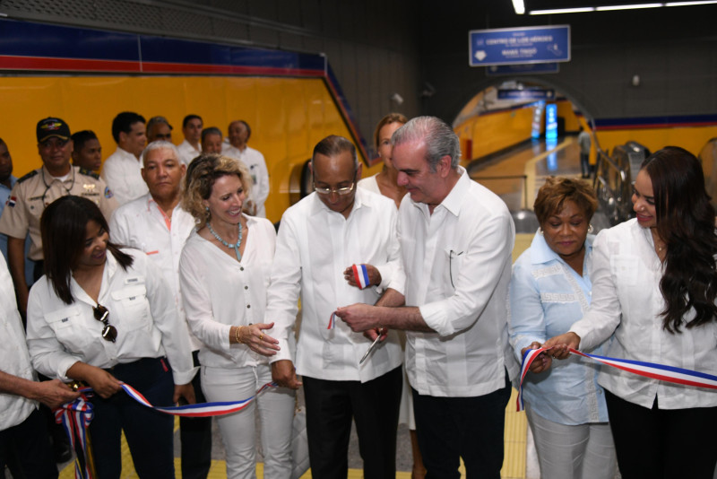 Presidente Abinader inaugura ampliación trenes de línea 1 del metro de Santo Domingo