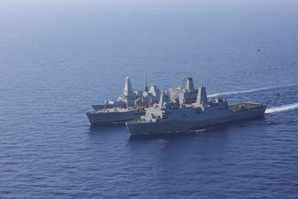 Estados Unidos refuerza presencia naval frente a las costas de Venezuela