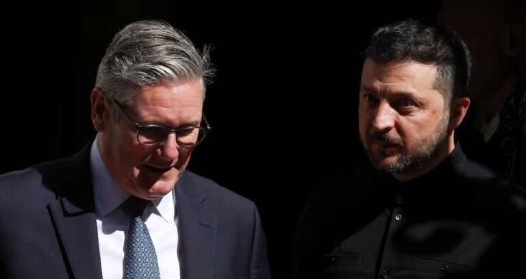 Mientras Trump y Putin dialogan, Zelenski refuerza alianzas con Reino Unido