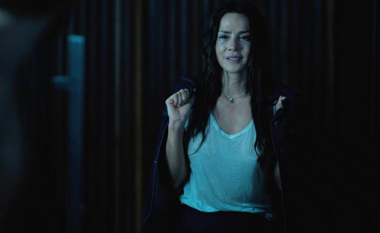 Carmen Villalobos regresa a la actuación con un intenso thriller en Netflix: "La Huésped"