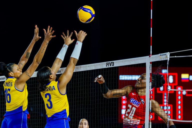 La selección de voleibol femenino de República Dominicana derrotó a la de Colombia en el Campeonato Mundial
