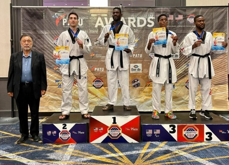 Los hermanos Pie ganaron medallas de oro en la IV edición del Dominican Series de Taekwondo.