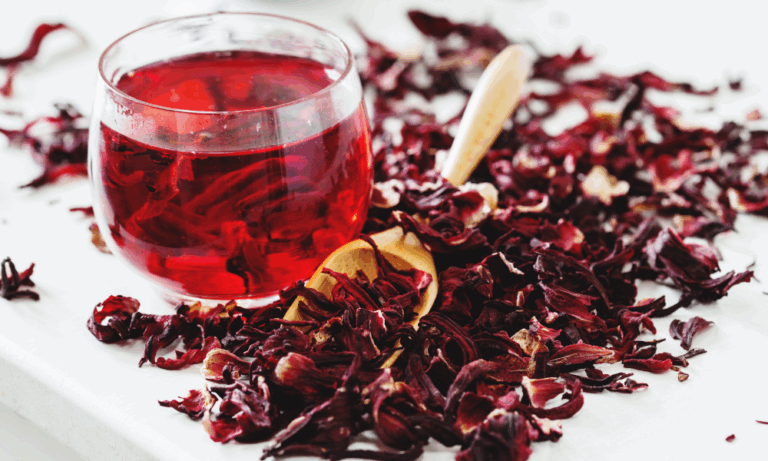 Agua de flor de jamaica: una bebida natural con beneficios