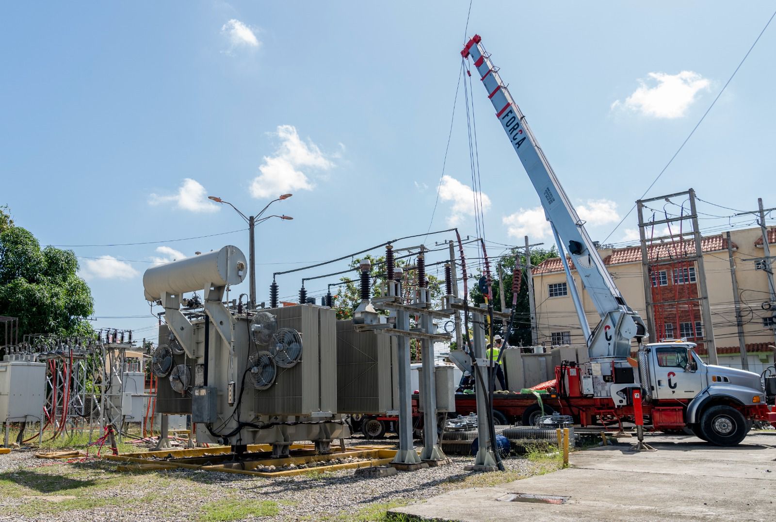 Edesur garantiza energía estable para 50,000 usuarios en San Cristóbal