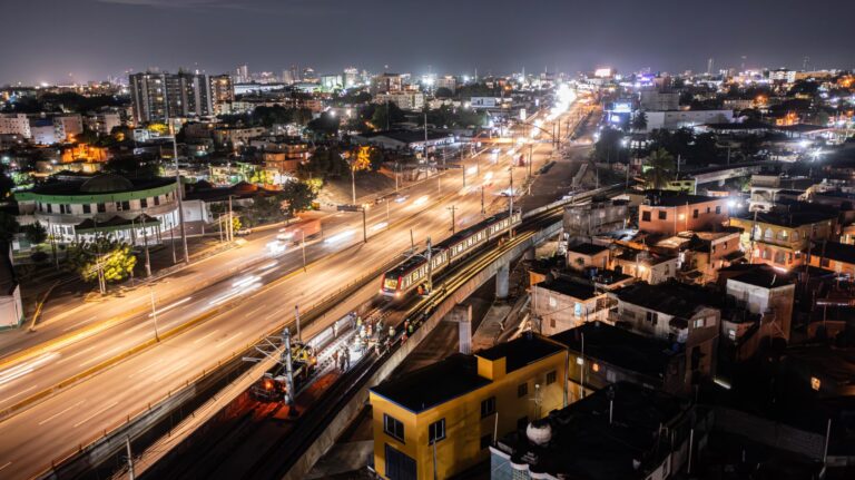 Pruebas del Metro 2C inician en Santo Domingo